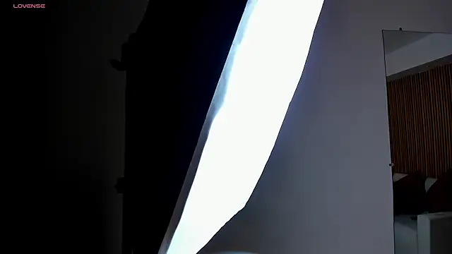 Snapshot of Caroline_Millerr chatting on November 2025 11:43:02 AM Caroline Millerr online show from November 2025 11:43:02 AM