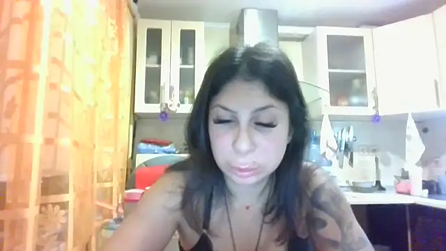 Snapshot of QueenMomyS chatting on October 2025 09:35:01 PM QueenMomyS online show from October 2025 09:35:01 PM