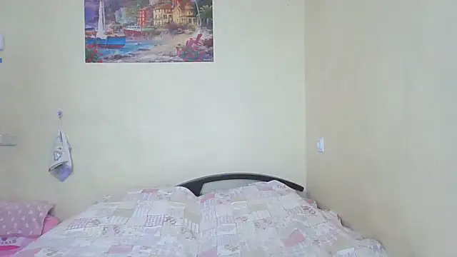 QueenMomyS online show from June 2026 11:32:02 AM