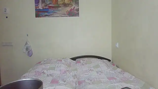 QueenMomyS online show from April 2026 07:09:01 PM