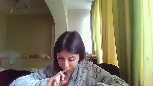 Snapshot of QueenMomyS chatting on November 2025 09:42:02 AM QueenMomyS online show from November 2025 09:42:02 AM