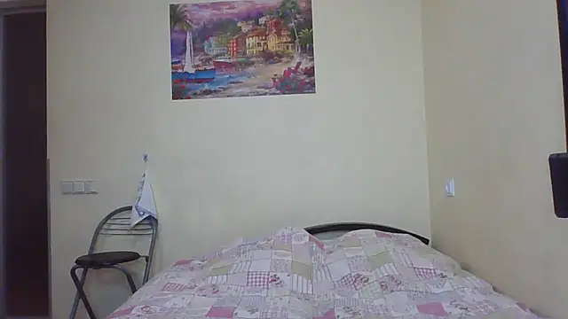 Snapshot of QueenMomyS chatting on November 2025 08:09:02 PM QueenMomyS online show from November 2025 08:09:02 PM