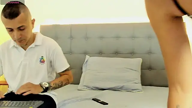 CharlotteAndSimon online show from December 2025 12:59:02 PM