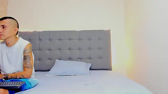 CharlotteAndSimon online show from July 2026 02:23:01 AM