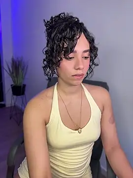 Snapshot of Capricho_01 chatting on April 2026 08:16:01 PM Capricho 01 online show from April 2026 08:16:01 PM