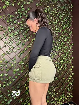 Snapshot of Capricho_01 chatting on February 2026 06:15:02 PM Capricho 01 online show from February 2026 06:15:02 PM