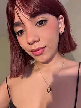 Capricho 01 online show from November 2025 06:52:01 PM