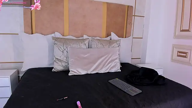 NaylaGrey online show from December 2025 12:04:02 PM