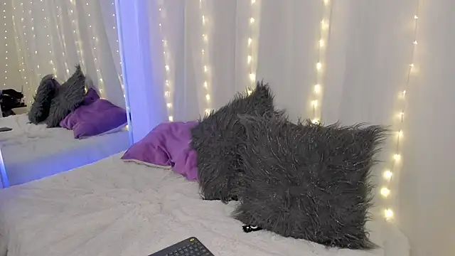 Olivia Morrys online show from March 2026 11:29:01 PM