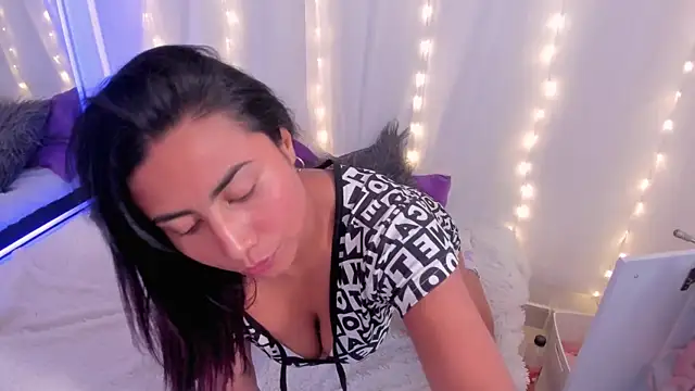 Olivia Morrys online show from May 2026 11:14:03 PM