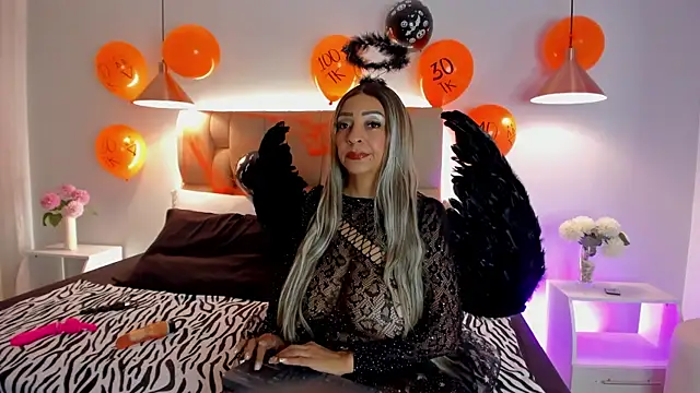 Angelina Roa online show from October 2025 01:41:01 PM