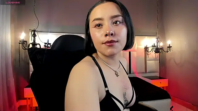 Snapshot of MAGIC_VERA chatting on May 2026 04:19:02 AM MAGIC VERA online show from May 2026 04:19:02 AM