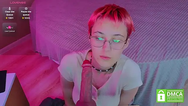 Snapshot of Sharlikiss chatting on October 2025 05:45:01 PM Sharlikiss online show from October 2025 05:45:01 PM