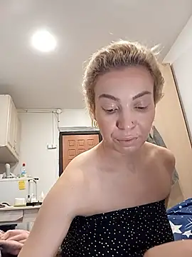 Conny Shellie online show from December 2025 01:13:02 PM