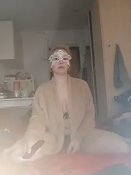 Conny Shellie online show from November 2025 08:31:02 PM