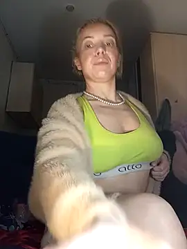 Conny Shellie online show from November 2025 10:43:02 PM