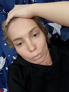 Conny Shellie online show from November 2025 04:19:02 PM