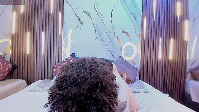 NoahVidall online show from October 2025 05:20:01 AM