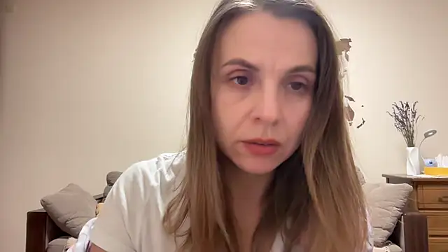 AnnieLove7722 online show from October 2025 09:36:01 PM