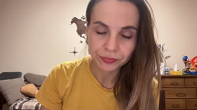 AnnieLove7722 online show from October 2025 09:47:01 PM