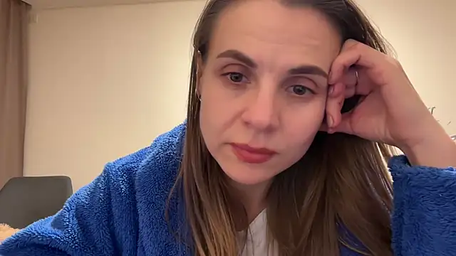 AnnieLove7722 online show from October 2025 09:56:02 PM