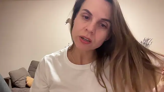 AnnieLove7722 online show from November 2025 06:30:01 PM