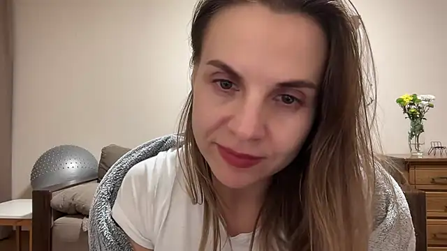 AnnieLove7722 online show from November 2025 09:51:01 PM