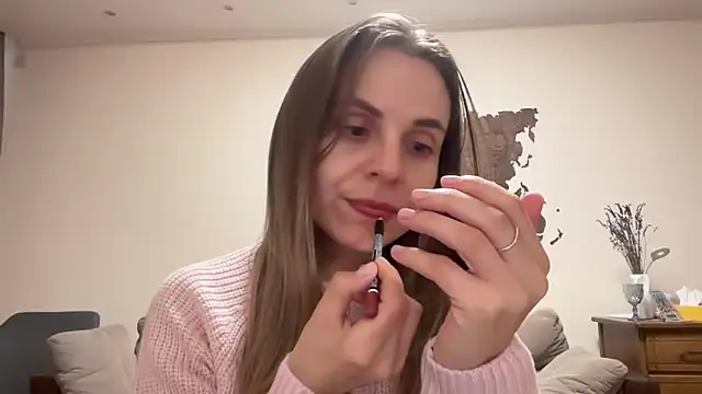 AnnieLove7722 online show from October 2025 01:23:01 PM