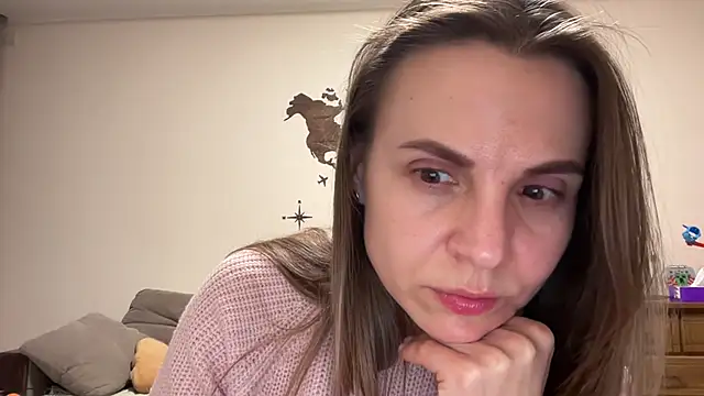 AnnieLove7722 online show from December 2025 02:34:01 PM