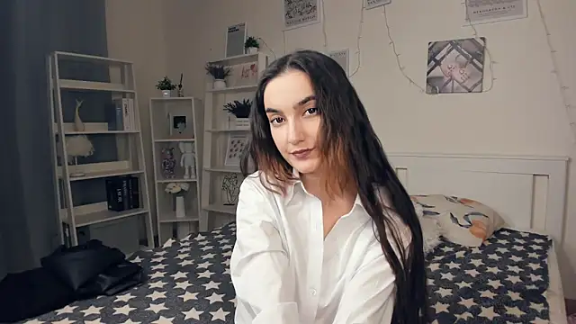 Snapshot of EmmaBuffley chatting on October 2025 08:22:01 AM EmmaBuffley online show from October 2025 08:22:01 AM