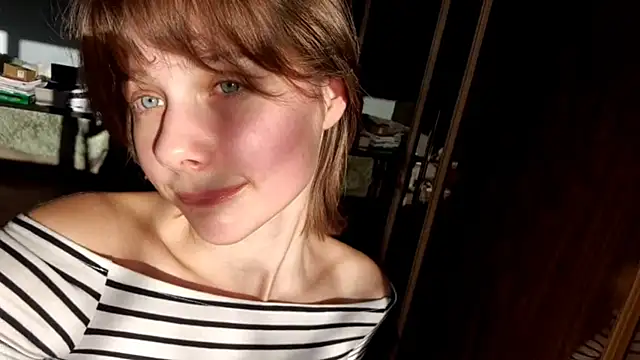 Snapshot of ExitedTroth chatting on September 2025 01:50:01 PM ExitedTroth online show from September 2025 01:50:01 PM