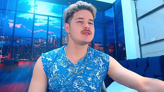 AlexPiersss online show from October 2025 07:04:01 PM