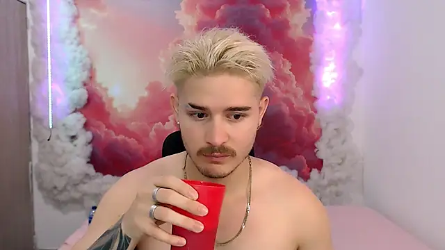 AlexPiersss online show from October 2025 07:24:01 PM