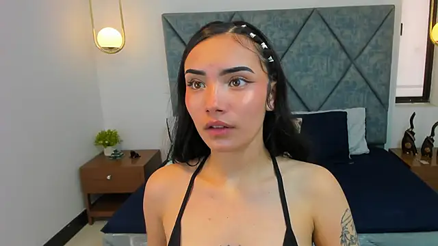 Daphne Nicolle online show from September 2025 02:23:02 PM