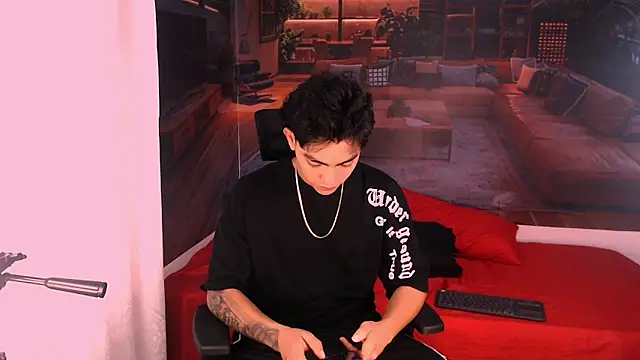 RomeoMillerr online show from December 2025 07:04:02 PM