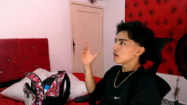 RomeoMillerr online show from November 2025 07:17:01 PM