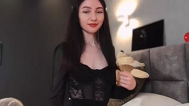 AnaMoonlight online show from November 2025 04:32:01 PM