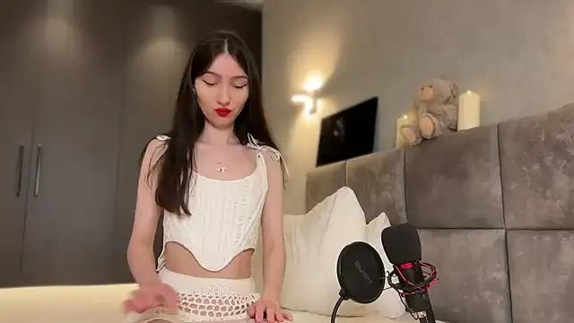 AnaMoonlight online show from February 2026 04:48:01 AM