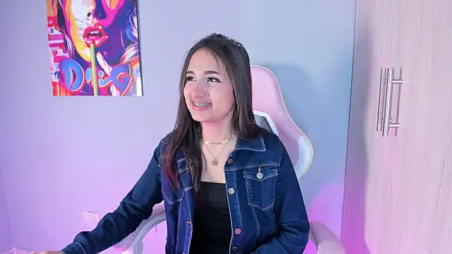 Snapshot of Athenea__fox chatting on December 2025 11:49:02 AM Athenea fox online show from December 2025 11:49:02 AM