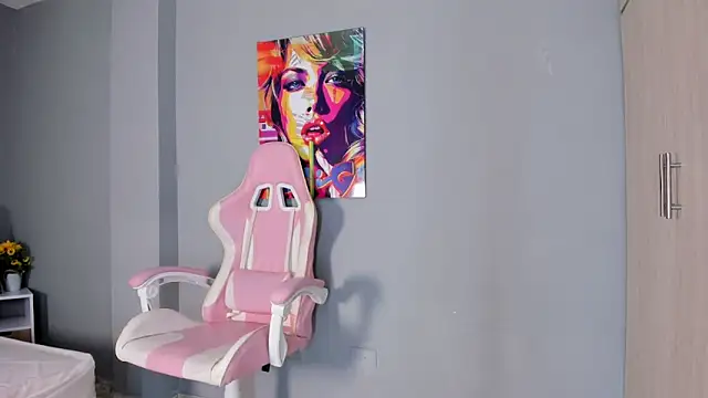 Athenea  fox online show from December 2025 11:57:01 AM