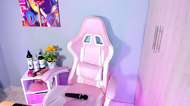 Snapshot of Athenea__fox chatting on December 2025 11:34:02 AM Athenea fox online show from December 2025 11:34:02 AM