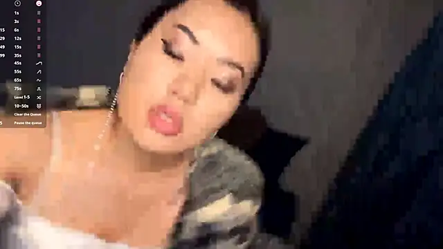 Snapshot of Ur_neighbor_Kira chatting on December 2025 04:46:02 PM Ur neighbor Kira online show from December 2025 04:46:02 PM