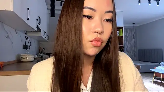 Snapshot of Ur_neighbor_Kira chatting on October 2025 12:38:02 PM Ur neighbor Kira online show from October 2025 12:38:02 PM