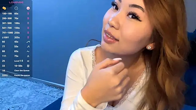 Ur neighbor Kira online show from January 2026 12:19:01 PM