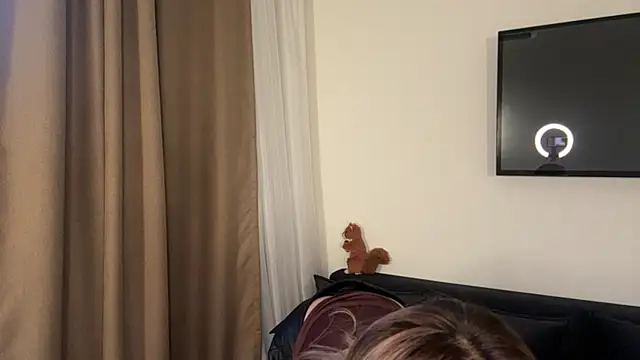 Ur neighbor Kira online show from March 2026 01:23:02 PM