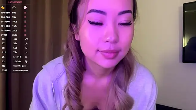 Ur neighbor Kira online show from March 2026 01:00:01 PM