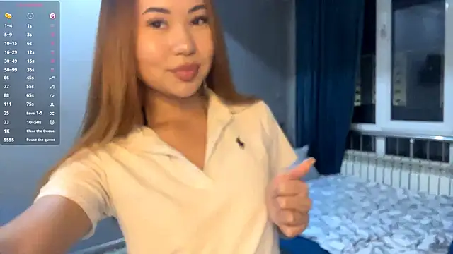 Ur neighbor Kira online show from January 2026 01:17:02 PM