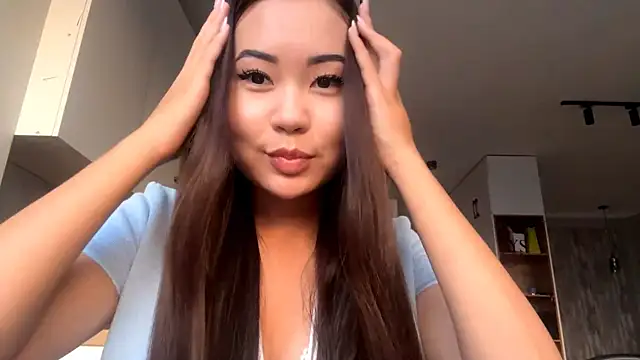 Snapshot of Ur_neighbor_Kira chatting on October 2025 11:42:01 AM Ur neighbor Kira online show from October 2025 11:42:01 AM