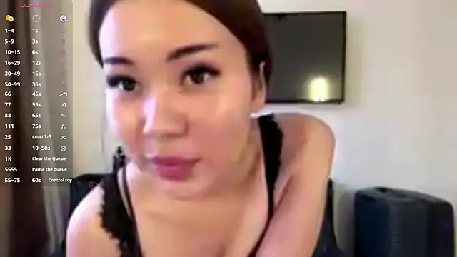 Ur neighbor Kira online show from July 2026 01:13:02 PM