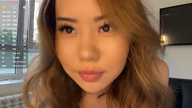 Ur neighbor Kira online show from April 2026 01:18:02 PM